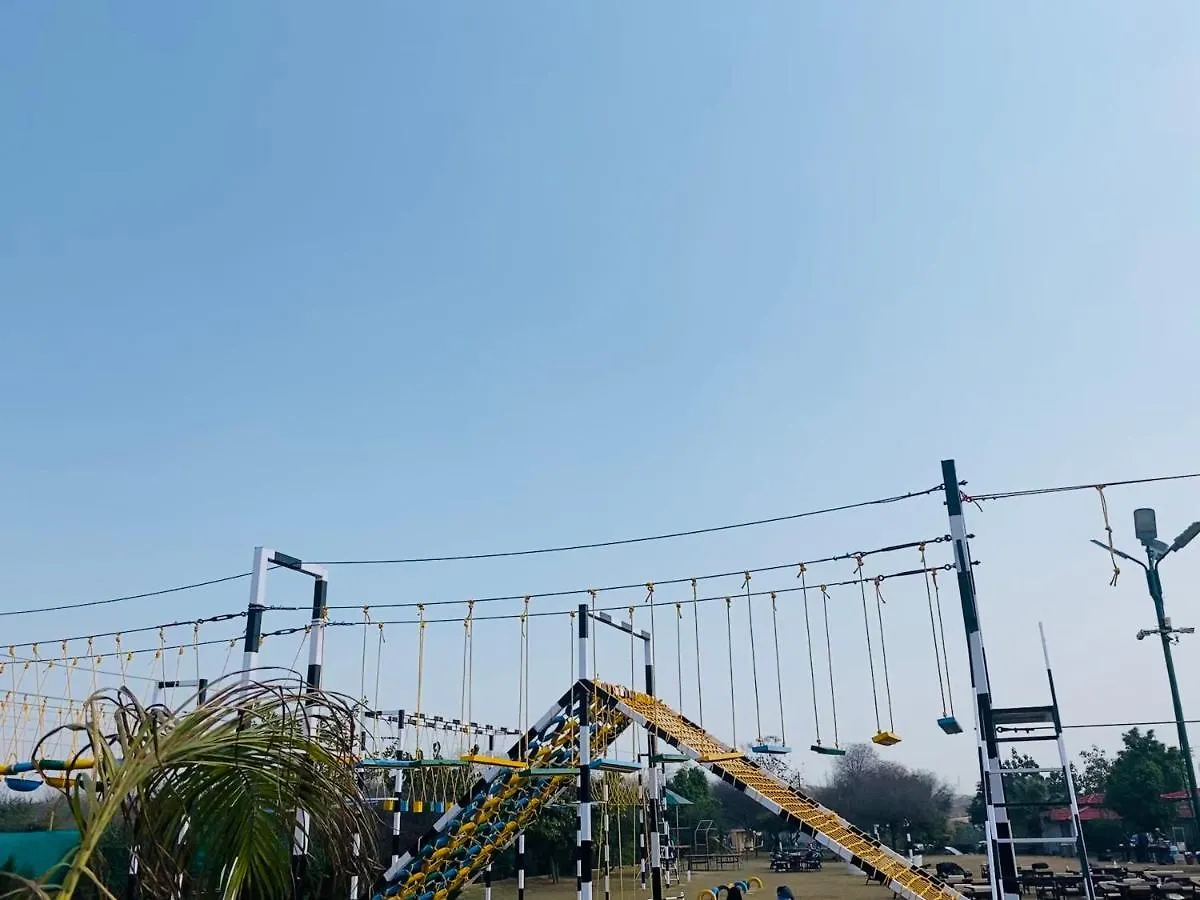 Apple Adventure Resort 古尔冈 酒店